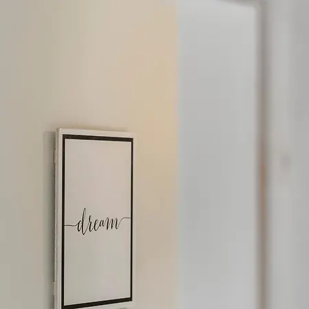 Apartment Boho Chic 2 Bedroom Gem 10 Min From Dowtown Free Parking *