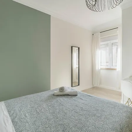 Boho Chic 2 Bedroom Gem 10 Min From Dowtown Free Parking Amadora