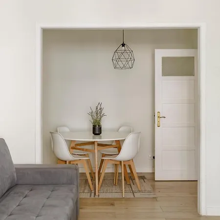 Boho Chic 2 Bedroom Gem 10 Min From Dowtown Free Parking Apartment Amadora