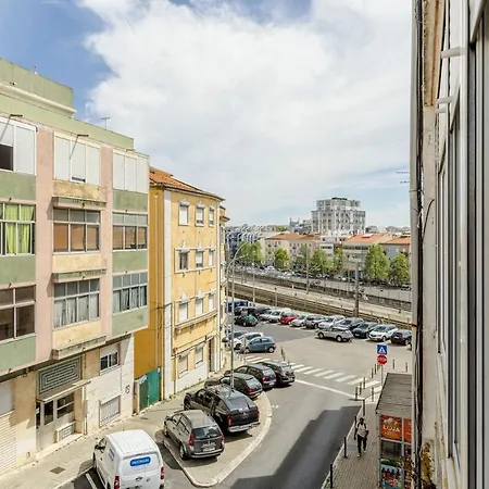 Boho Chic 2 Bedroom Gem 10 Min From Dowtown Free Parking Appartement Amadora