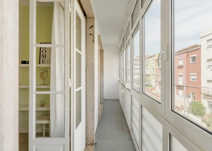 Boho Chic 2 Bedroom Gem 10 Min From Dowtown Free Parking Amadora